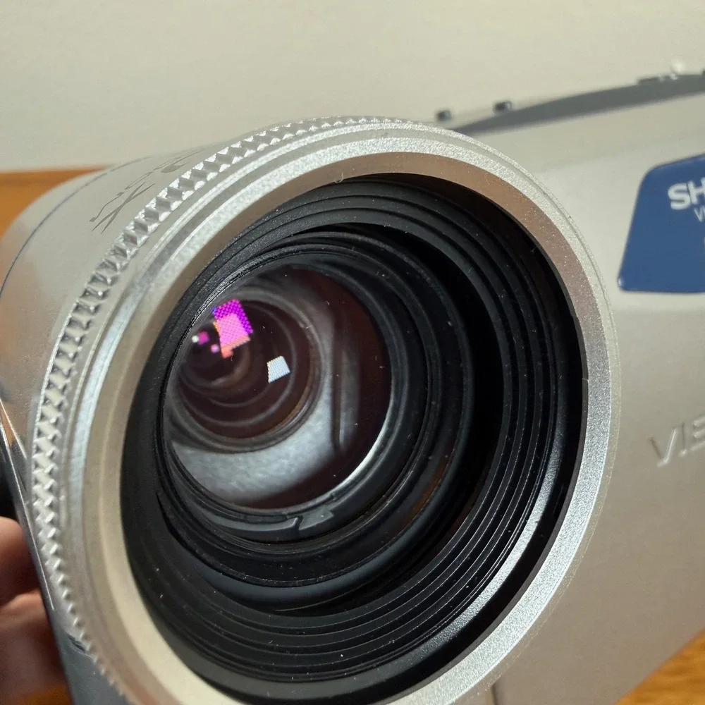 Sharp Viewcam VL-AH151 Hi8 Camcorder 400x Digital Zoom w/ Accessories No Battery